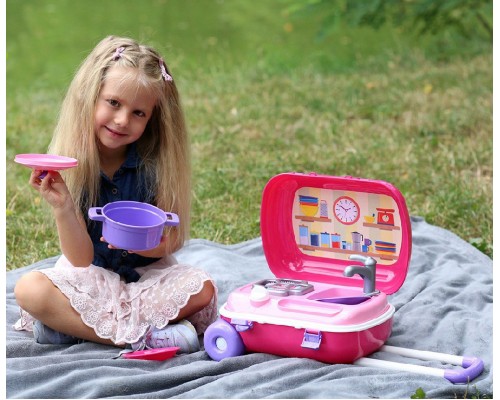 Игровая кухня с набором посуды в чемодане (6061)